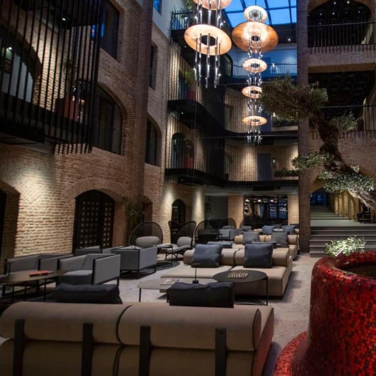 სასტუმრო ქარვასლა (3)