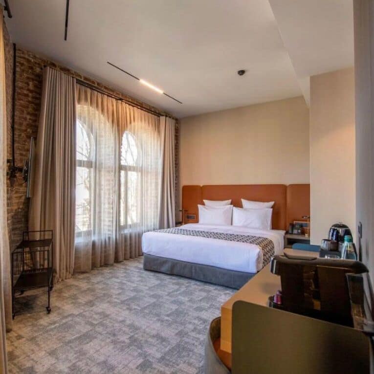 სასტუმრო ქარვასლა (4)